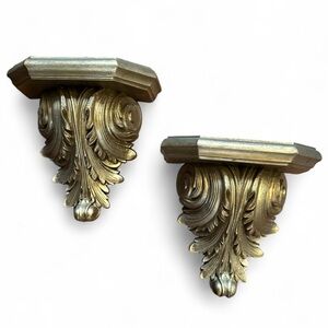 Vintage 80/90s Set of 2 Antique Gold plastic wall shelves,8.5”x 8.5”x 3.5”inches